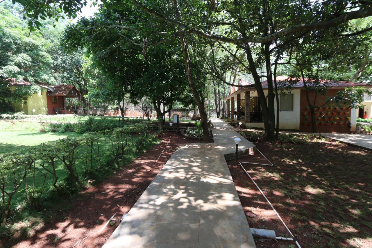 Zeenath Taj Gardens Hotel Yelagiri Exterior photo